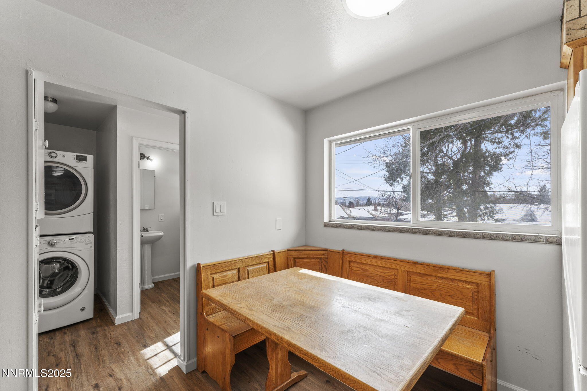 840 Brookfield Drive Reno, NV 89503 - Photo 15 of 42 a view of a hallway with washer and dryer