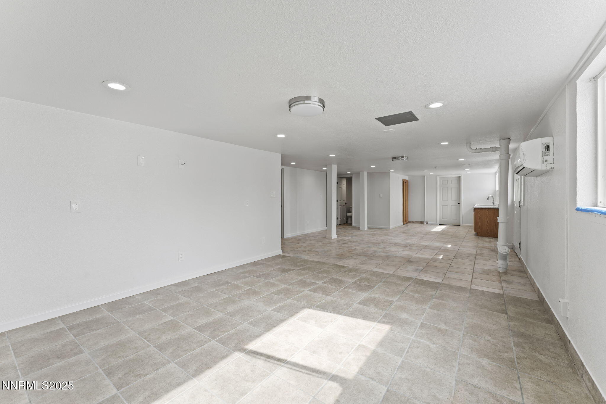 840 Brookfield Drive Reno, NV 89503 - Photo 28 of 42 a view of a hallway