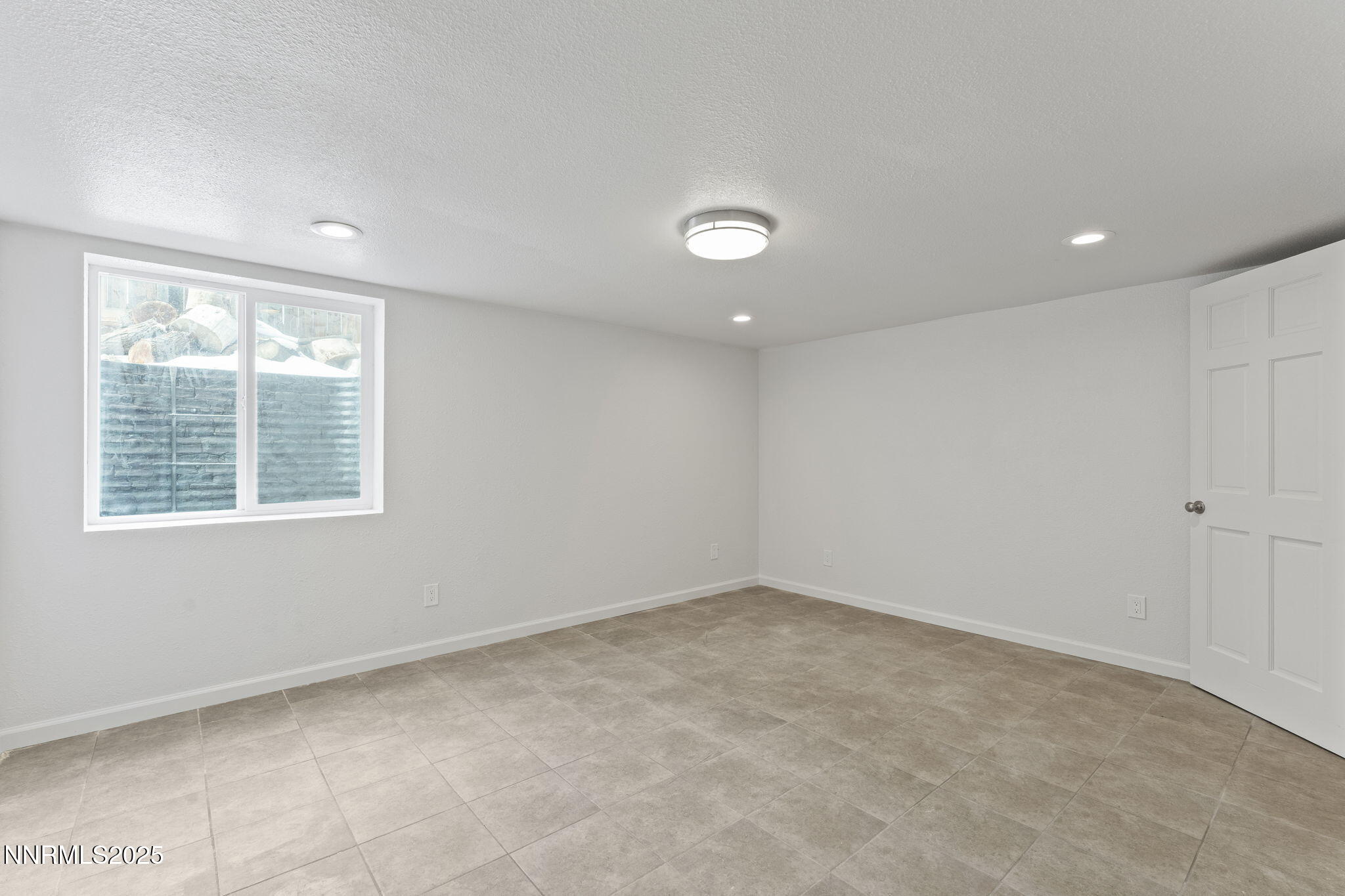 840 Brookfield Drive Reno, NV 89503 - Photo 32 of 42 an empty room with a window