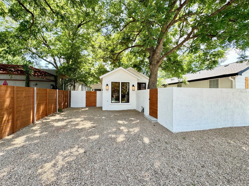 2519 East 4th St Unit 1  