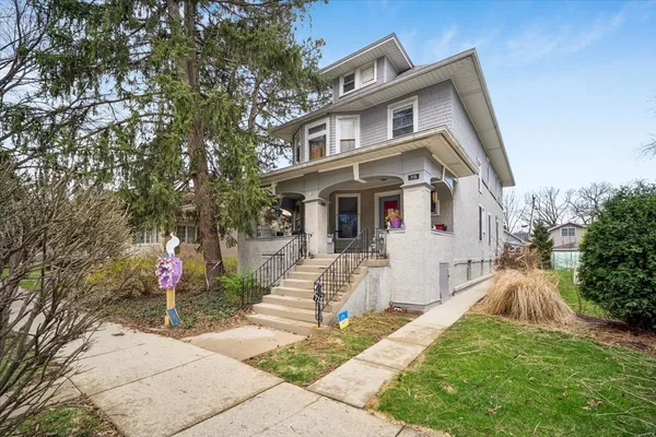 $599,000 | 715 North Taylor Avenue, Oak Park, IL 60302