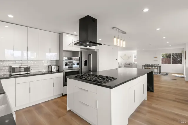 $1,200,000 | 1642 Dune Point Court, Discovery Bay, CA 94505