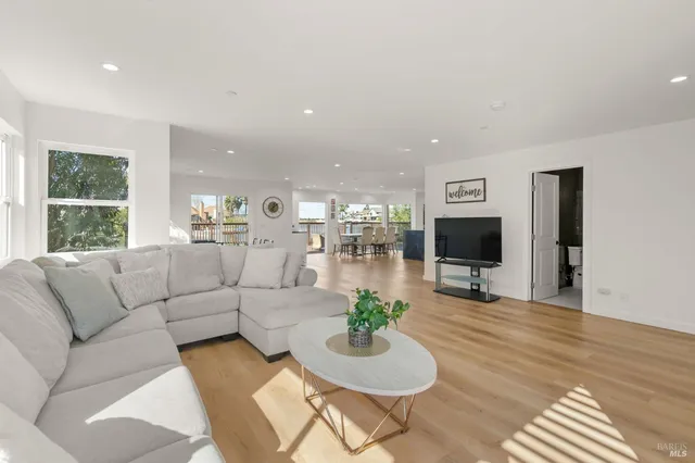 $1,200,000 | 1642 Dune Point Court, Discovery Bay, CA 94505