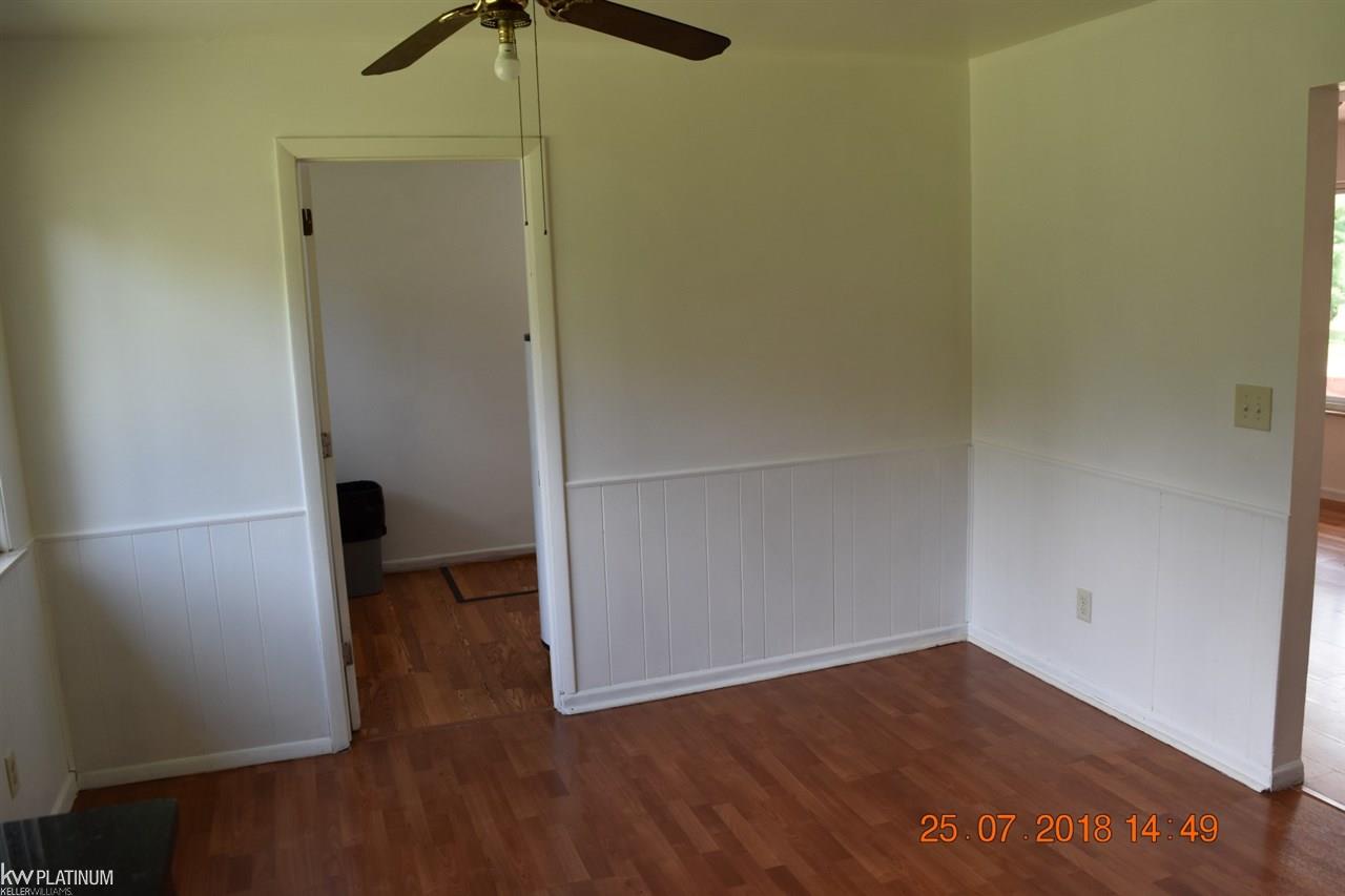 4118 Ravenswood Road Port Huron, MI 48060 - Photo 7 of 15 31354961-6.JPG