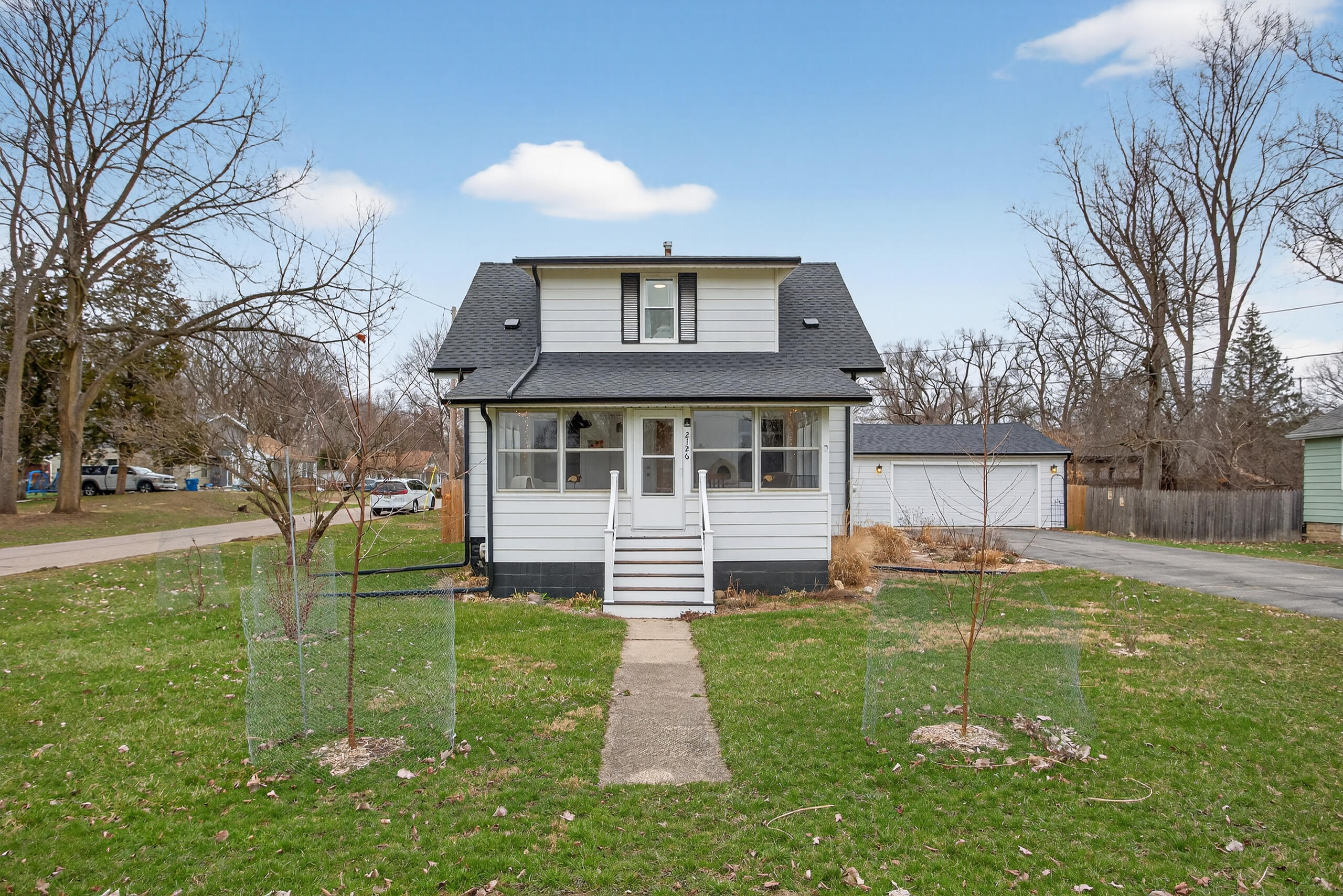 2126 West Franklin Street Jackson, MI 49203 - Photo 2 of 52 IMG_7160