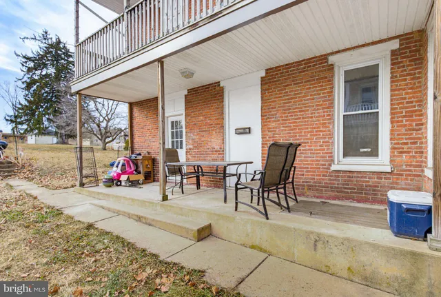 $240,000 | 244 East High Street, Womelsdorf, PA 19567