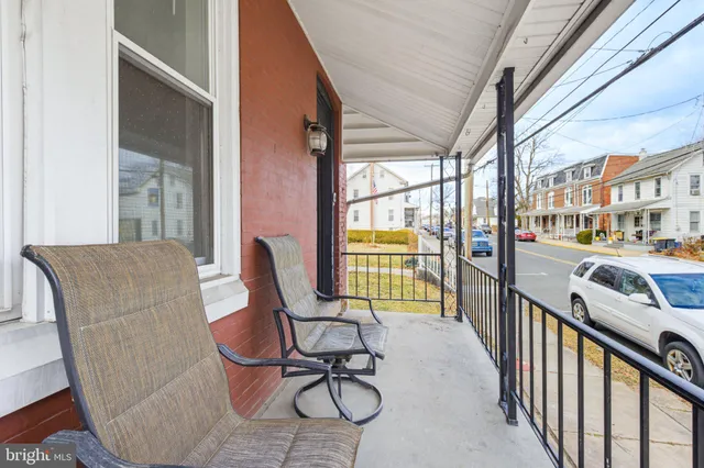 $240,000 | 244 East High Street, Womelsdorf, PA 19567