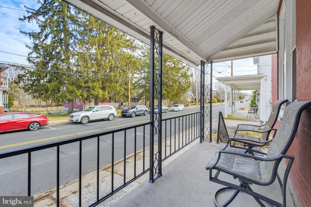 $240,000 | 244 East High Street, Womelsdorf, PA 19567