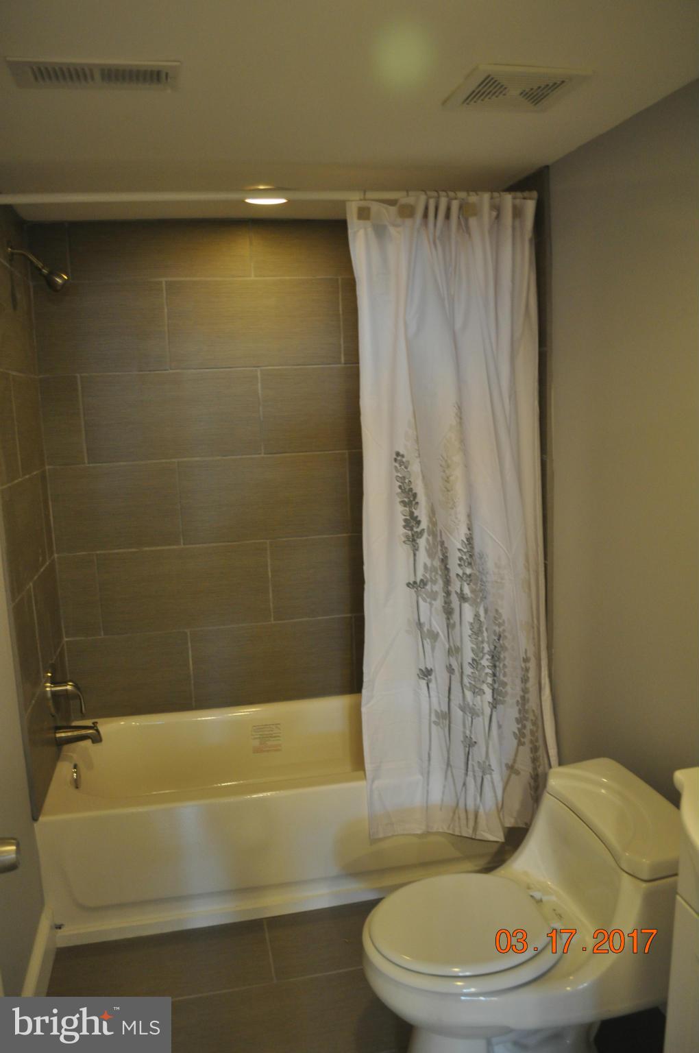 626 Warwick Road Baltimore, MD 21229 - Photo 14 of 18 Bath