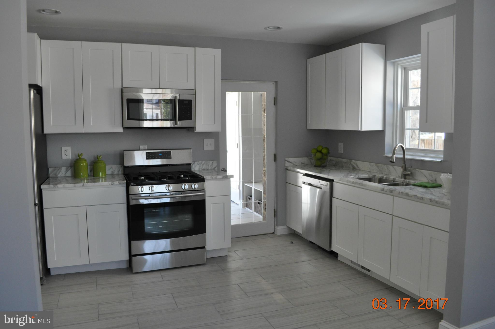 626 Warwick Road Baltimore, MD 21229 - Photo 5 of 18 Kitchen