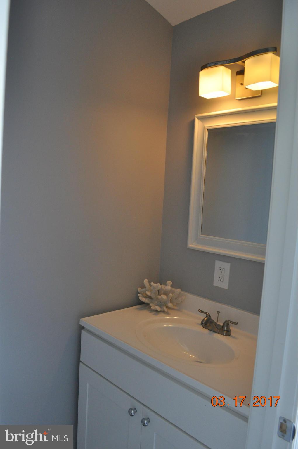 626 Warwick Road Baltimore, MD 21229 - Photo 7 of 18 Bath