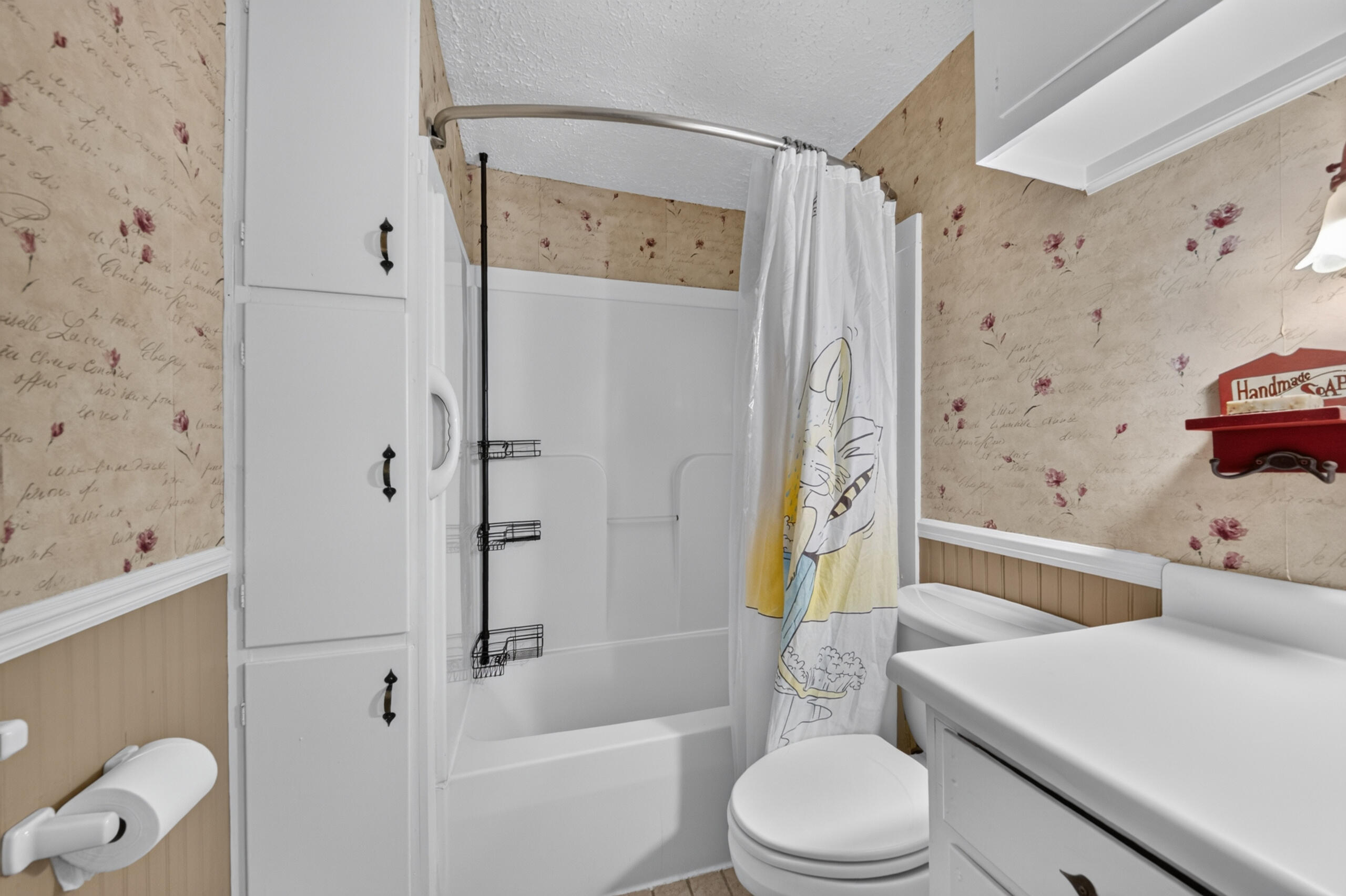 15610 Arnold Road Gregory, MI 48137 - Photo 46 of 90 Bathroom tub