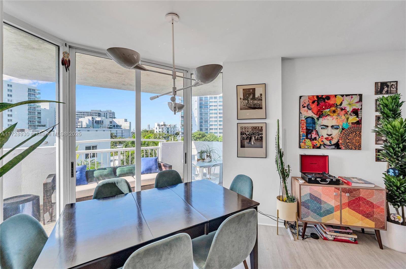 1621 Bay Road, Unit 508 Miami Beach, FL 33139 - Photo 5 of 20