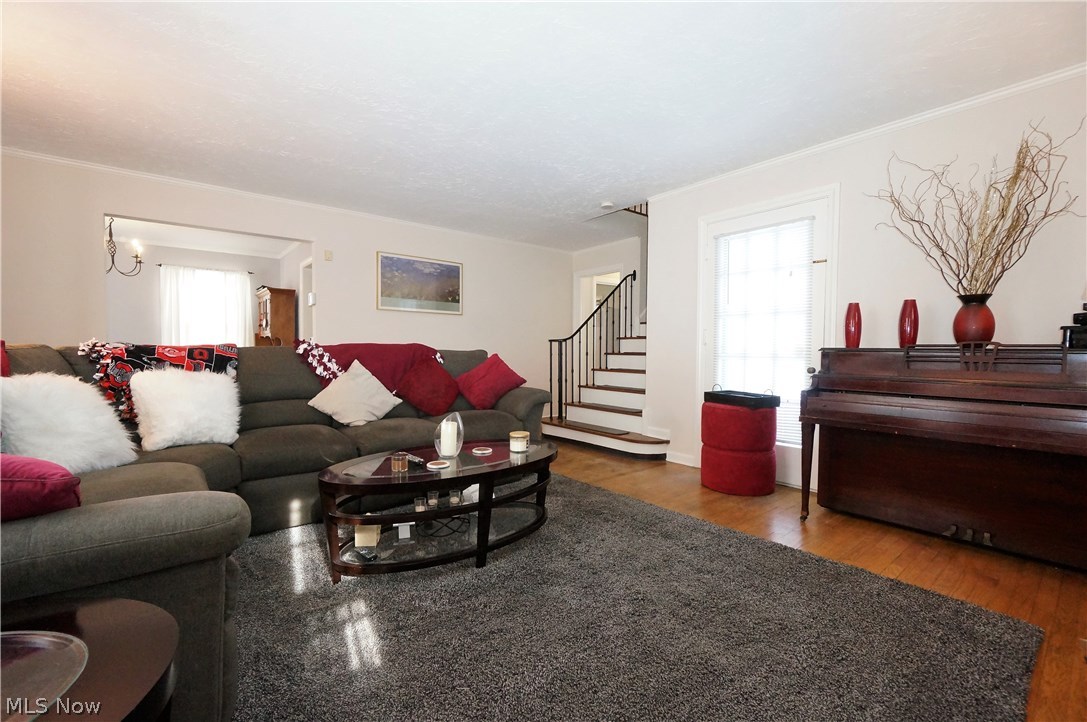2373 Queenston Road Cleveland, OH 44118 - Photo 3 of 33 Gallery Image 3
