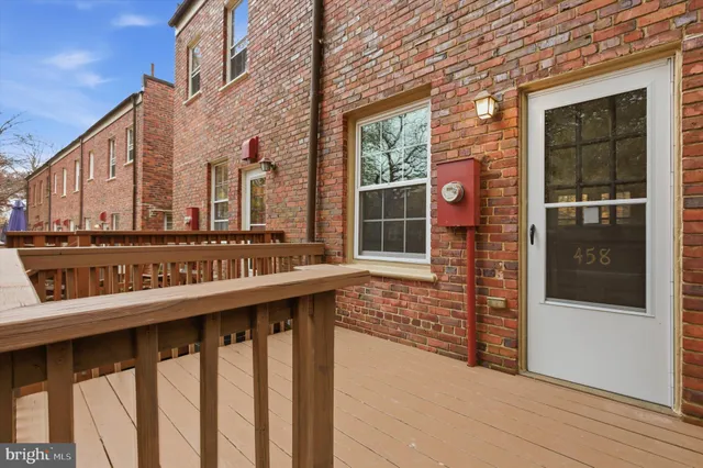 $449,000 | 1415 South Edgewood Street, Unit 458, Arlington, VA 22204