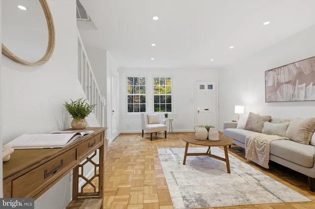 $449,000 | 1415 South Edgewood Street, Unit 458, Arlington, VA 22204