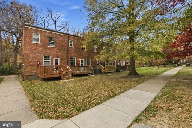 $449,000 | 1415 South Edgewood Street, Unit 458, Arlington, VA 22204