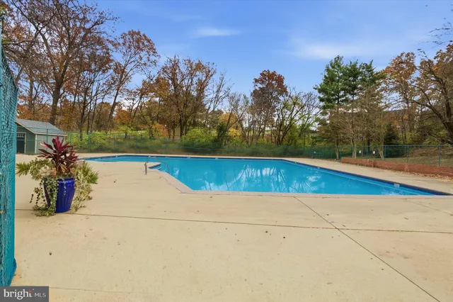 $449,000 | 1415 South Edgewood Street, Unit 458, Arlington, VA 22204