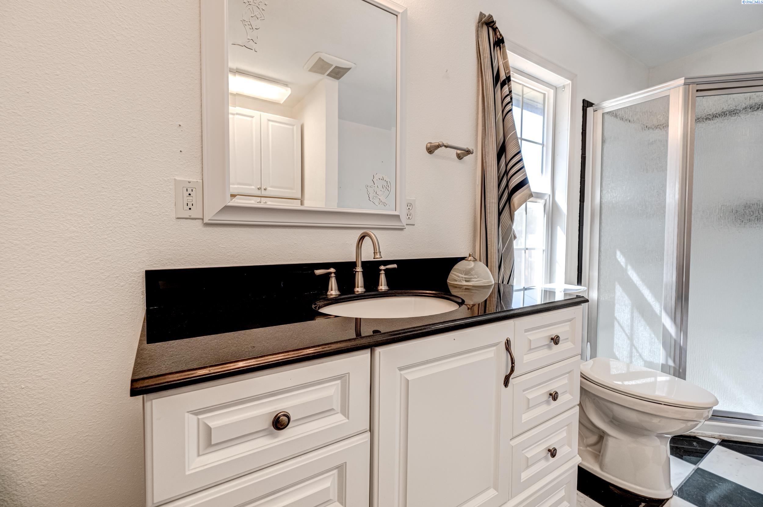 29905 South Finley Road Kennewick, WA 99337 - Photo 13 of 30 Gallery Image 13