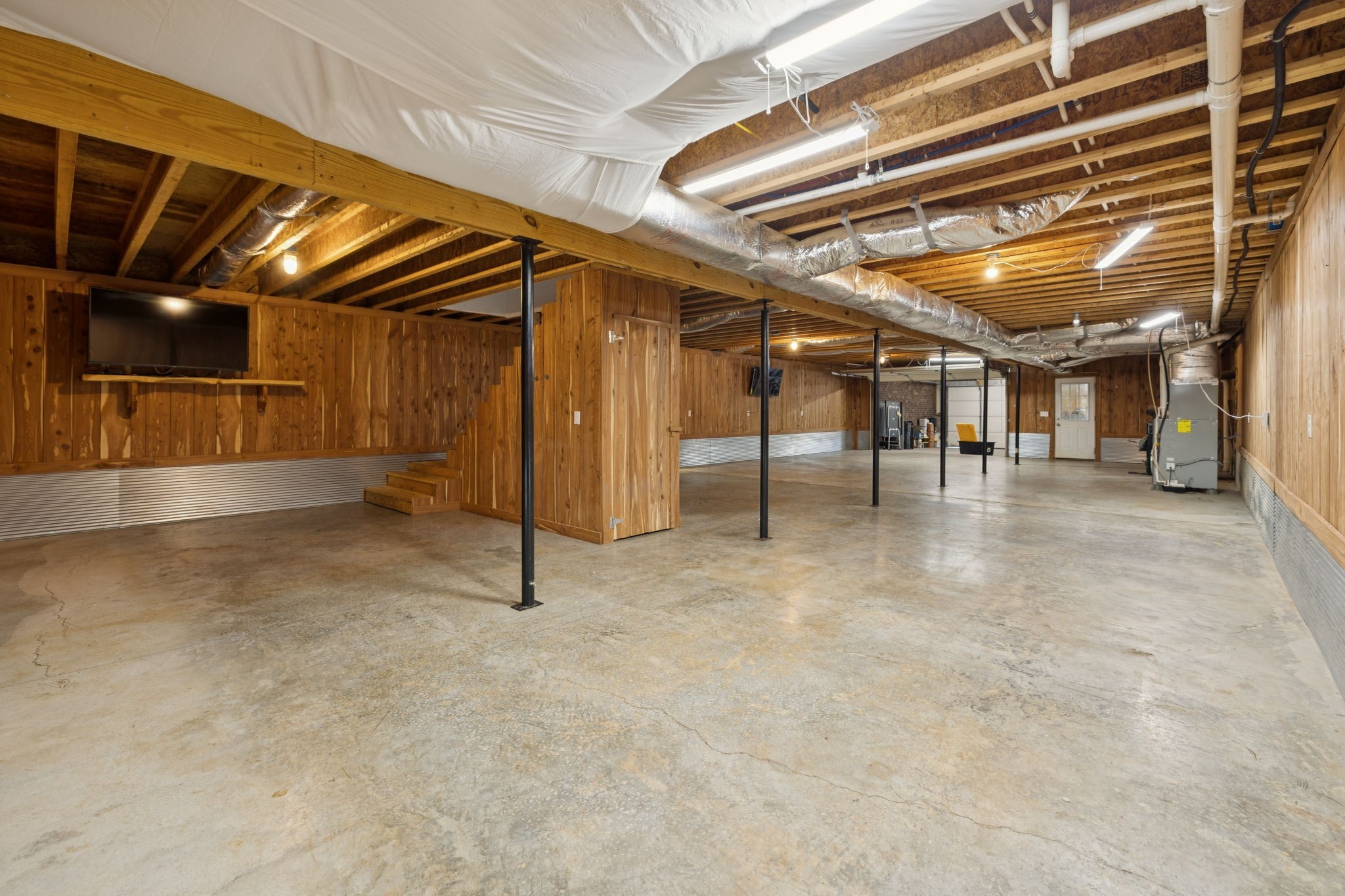 800 Williams Road Lafayette, TN 37083 - Photo 36 of 49 a view of an empty room