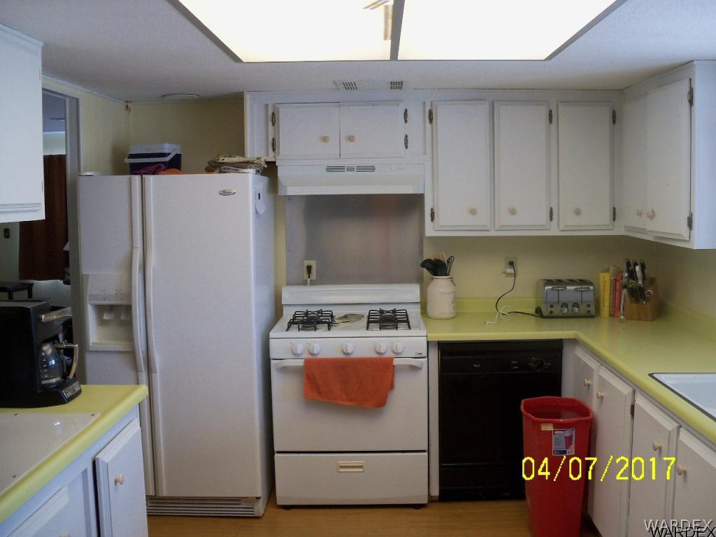 25366 Ranch Lane Bouse, AZ 85325 - Photo 6 of 18 Nice Clean Kitchen