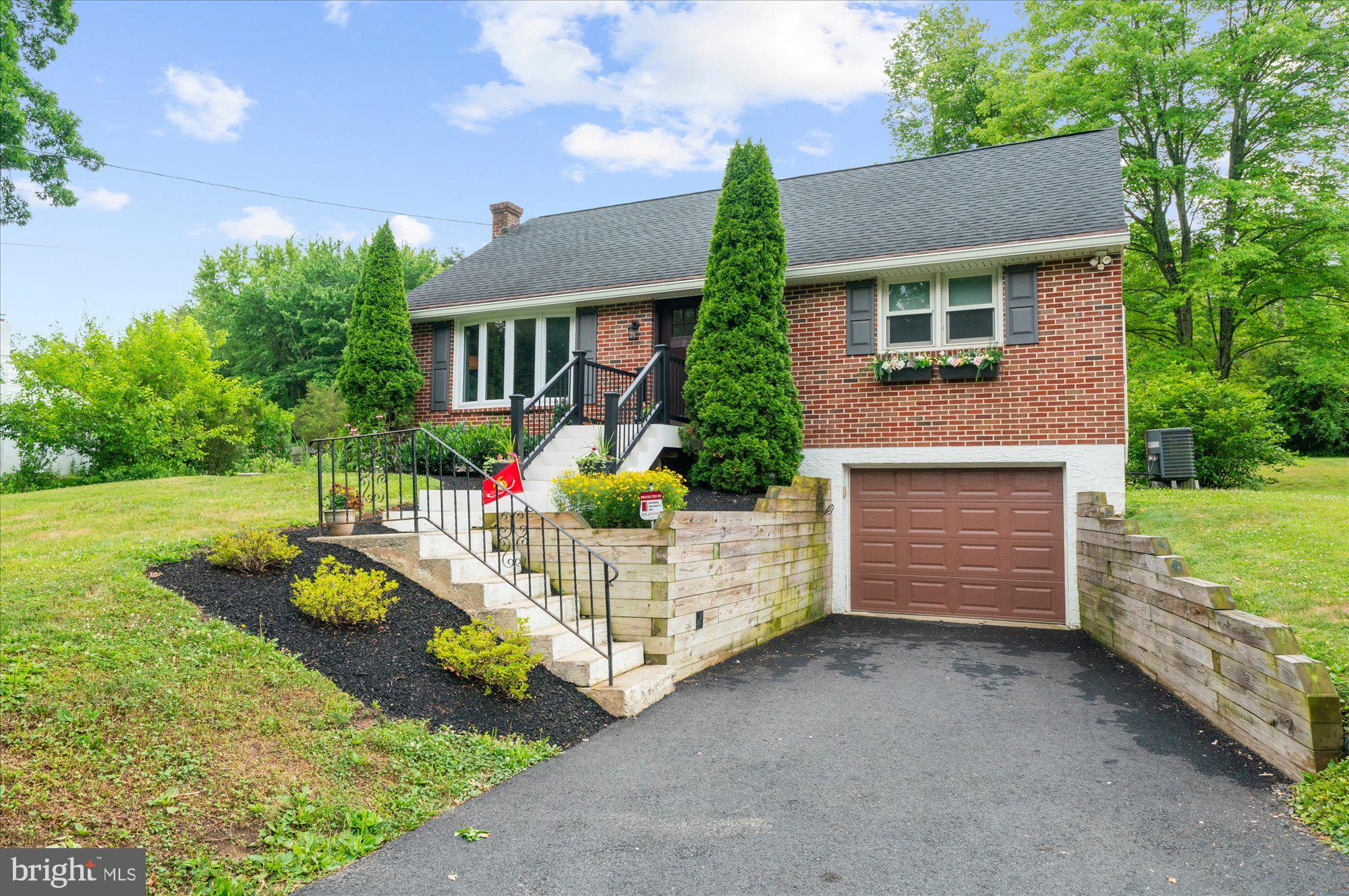 508 Mock Road Pottstown, PA 19464 - Photo 2 of 38