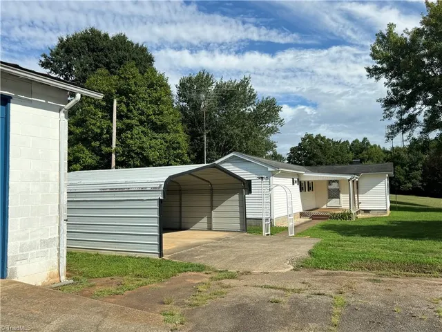 $189,900 | 11684 Austin Traphill Road, Traphill, NC 28685