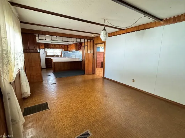 $189,900 | 11684 Austin Traphill Road, Traphill, NC 28685