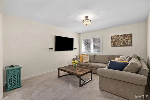 $3,600 | 4444 Lindell Boulevard, Unit 6, St. Louis, MO 63108