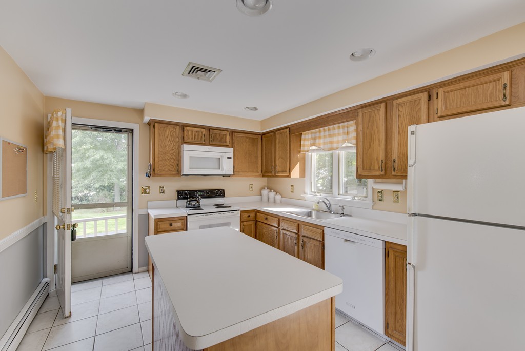 11 Reed Bent Road Rockland, MA 02370 - Photo 4 of 26 Gallery Image 4