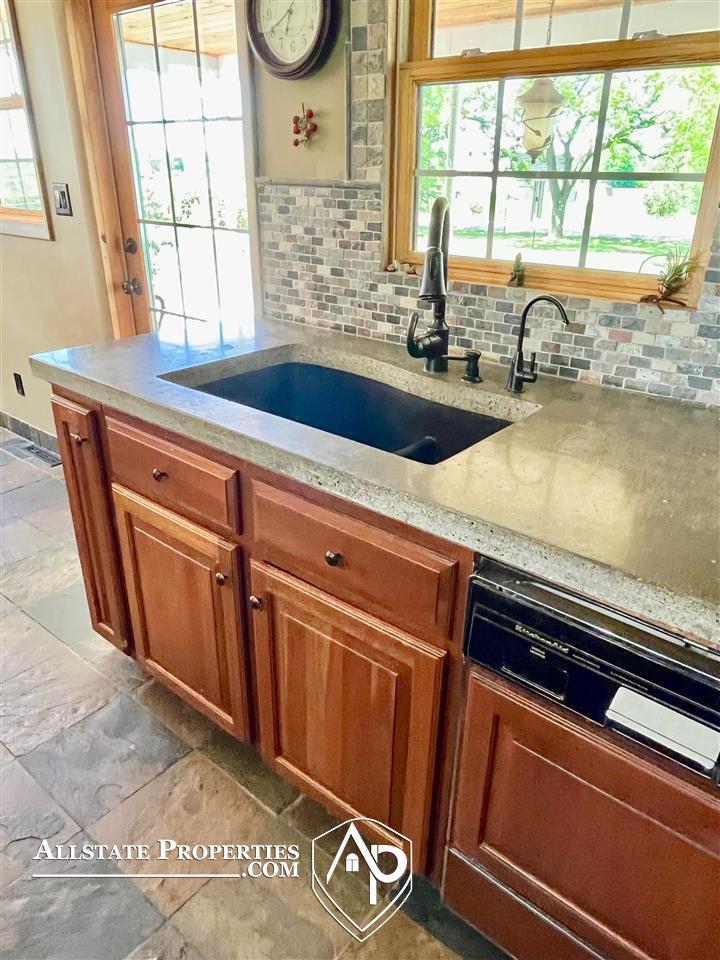 11010 East Potter Road Davison, MI 48423 - Photo 17 of 66