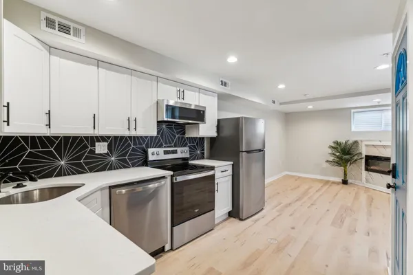 $1,275 | 431 South 62nd Street, Unit 1, Philadelphia, PA 19143