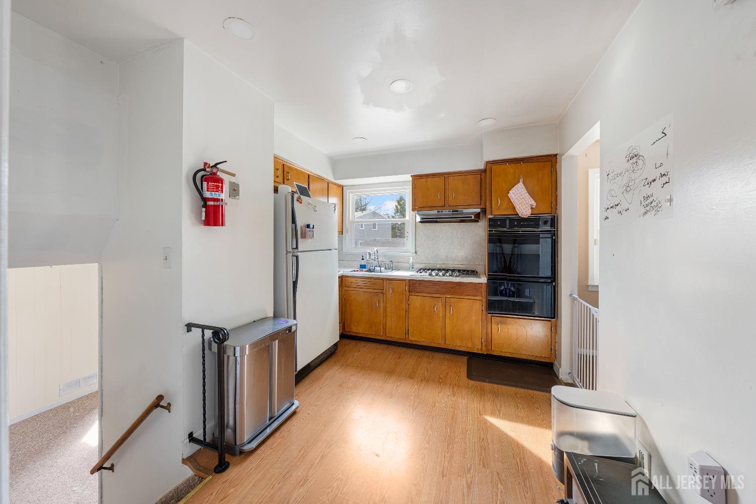 4 Estok Road Edison, NJ 08817 - Photo 11 of 22