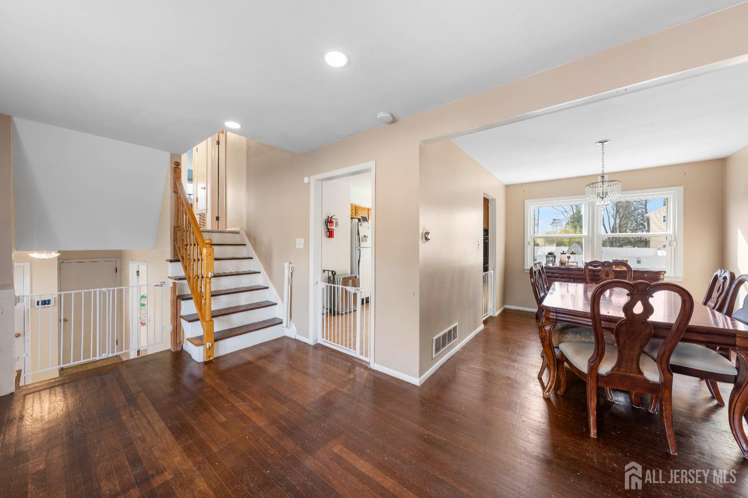 4 Estok Road Edison, NJ 08817 - Photo 5 of 22