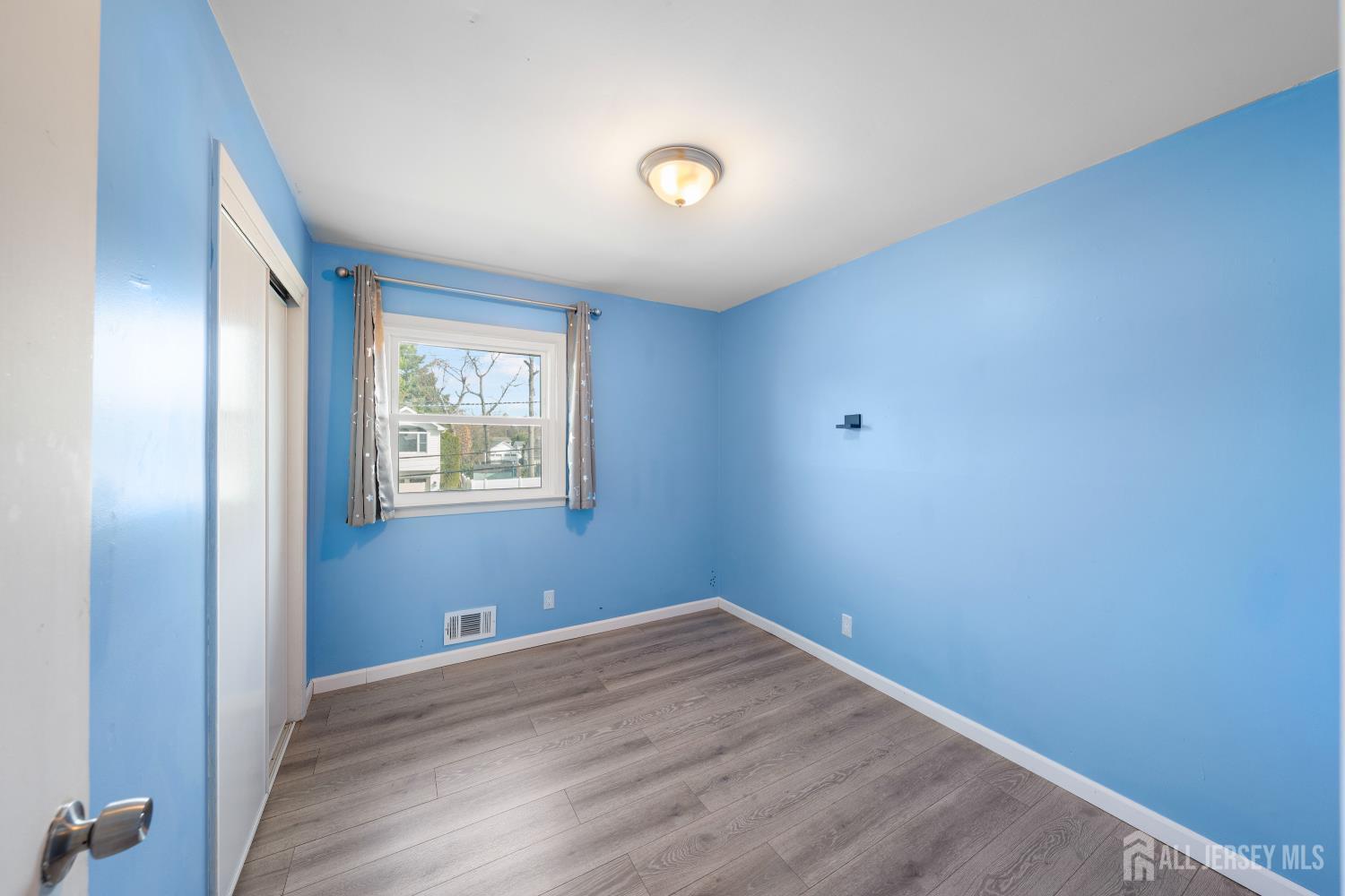 4 Estok Road Edison, NJ 08817 - Photo 9 of 22