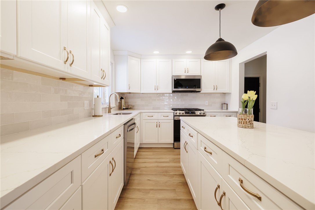 928 Plank Road Penfield, NY 14526 - Photo 10 of 22