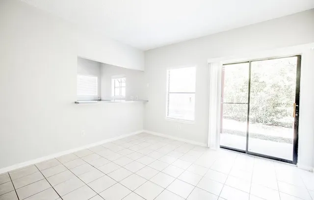 $1,050 | 3707 Buffalo Springs Trail, Unit 301, Georgetown, TX 78628