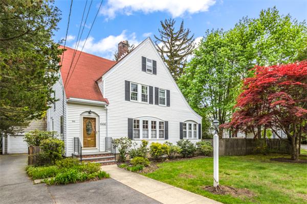 666 Webster Street Needham, MA 02492 - Photo 2 of 30 Gallery Image 2
