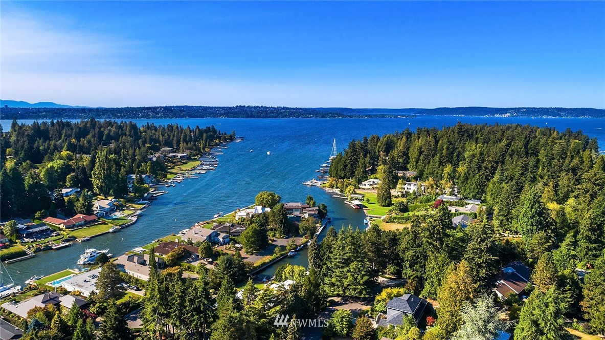 3112 Hunts Point Circle Hunts Point, WA 98004 - Photo 3 of 40 a view of a lake