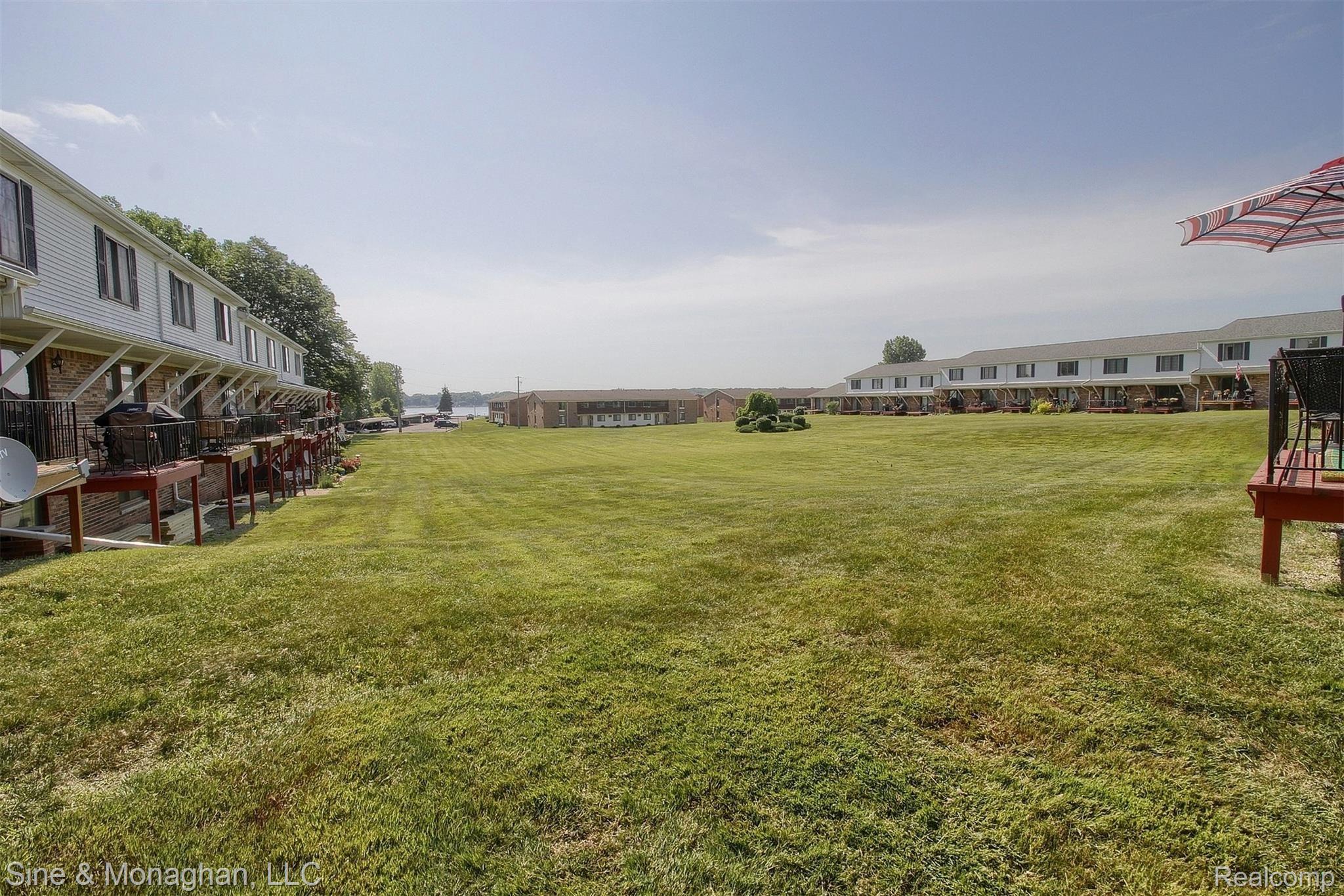125 Cuttle Road, Unit G55 Marysville, MI 48040 - Photo 37 of 38 29-Common Area.jpg
