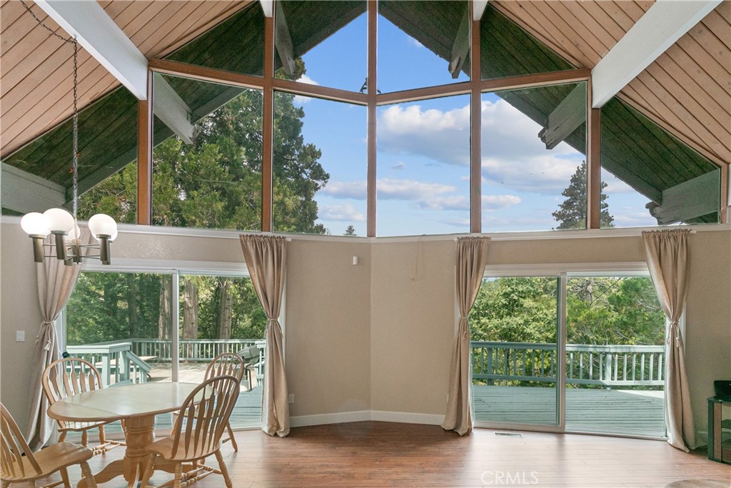 263 Golf Course Road Lake Arrowhead, CA 92352 - Photo 6 of 35