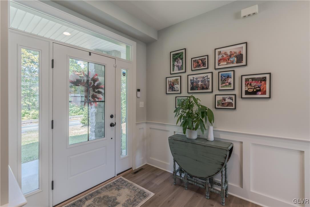 150 Mauch Chunk Road Whitehall, PA 18052 - Photo 4 of 43 Foyer