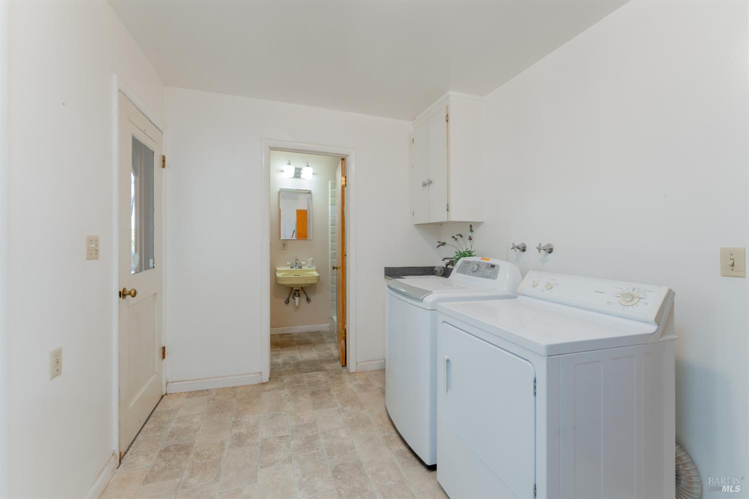 1921 Ridge Road Ukiah, CA 95482 - Photo 9 of 32