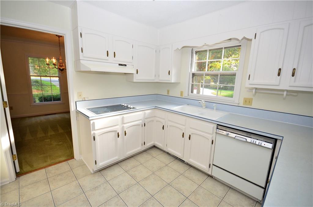 5605 Wayne Road Greensboro, NC 27407 - Photo 9 of 28 Gallery Image 9