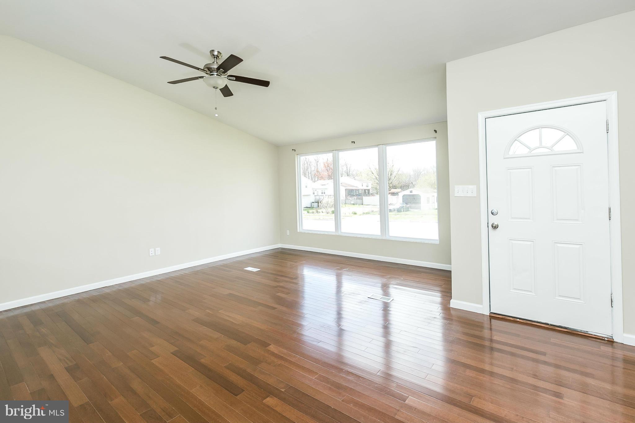 601 Nollmeyer Road Baltimore, MD 21220 - Photo 11 of 30 Family Room