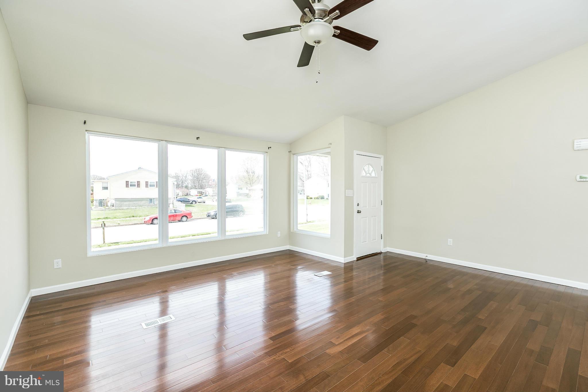 601 Nollmeyer Road Baltimore, MD 21220 - Photo 12 of 30 Family Room