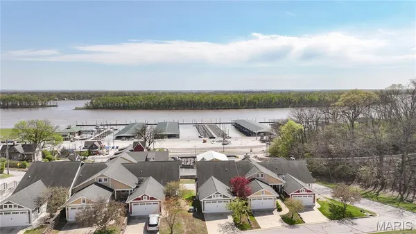 $319,900 | 308 Pelican Way, Grafton, IL 62037