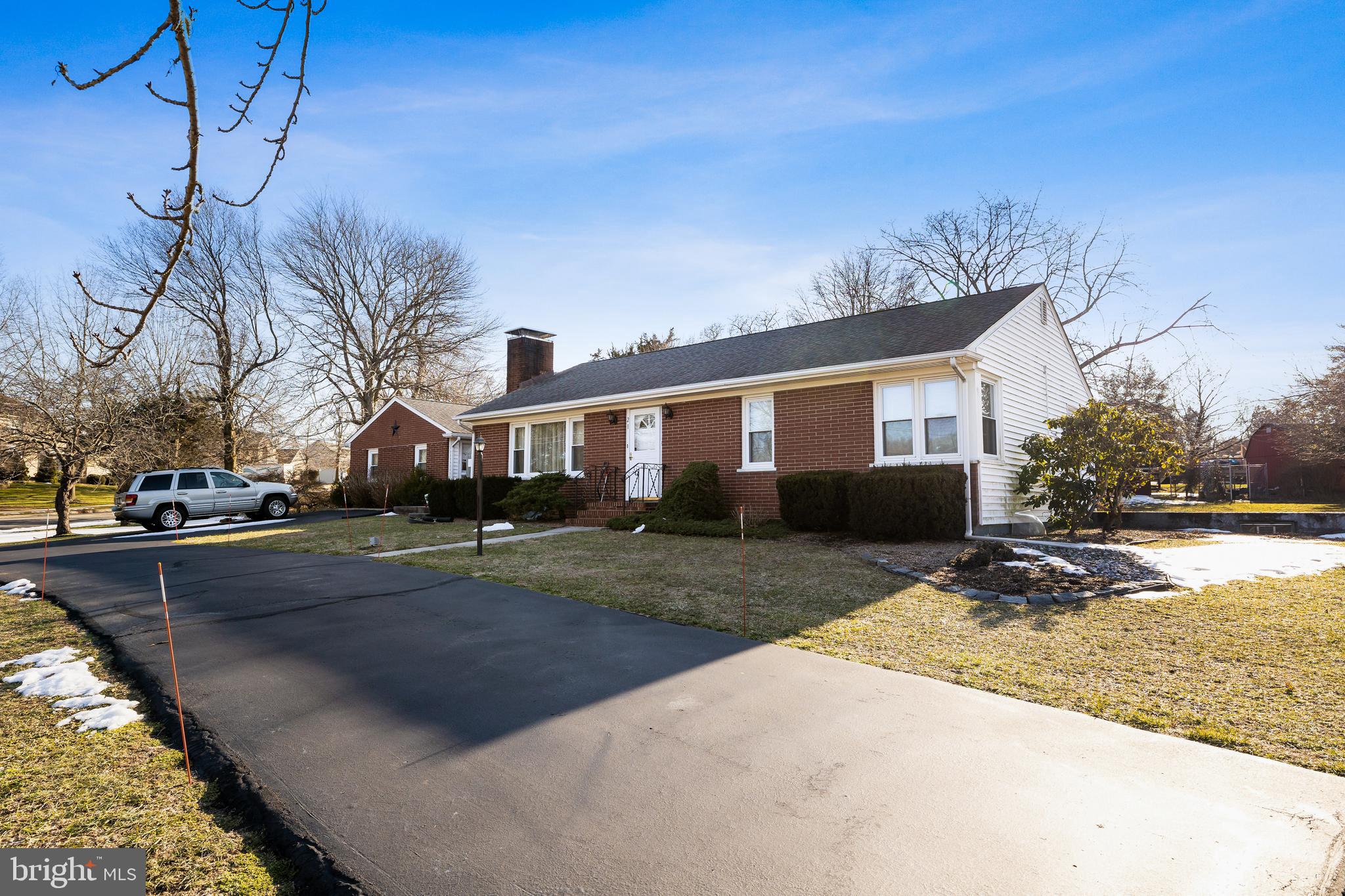 21 Spring Garden Road Robbinsville, NJ 08691 - Photo 2 of 22