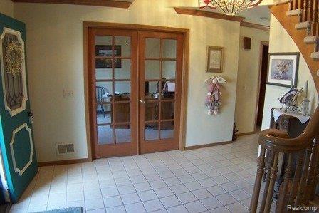 1857 Jason Circle Rochester, MI 48306 - Photo 2 of 23 Foyer