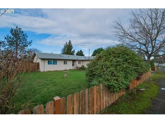 $352,000 | 905 Ash Street, Brownsville, OR 97327